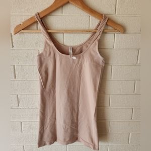 Aritzia Babaton seamless tank nude size extra small